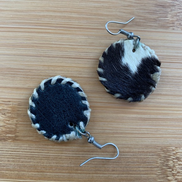 Leather earrings - Picture 2 of 2
